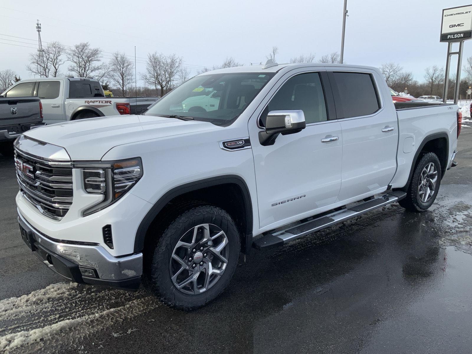 2026 GMC Sierra 1500 SLT - Photo 11
