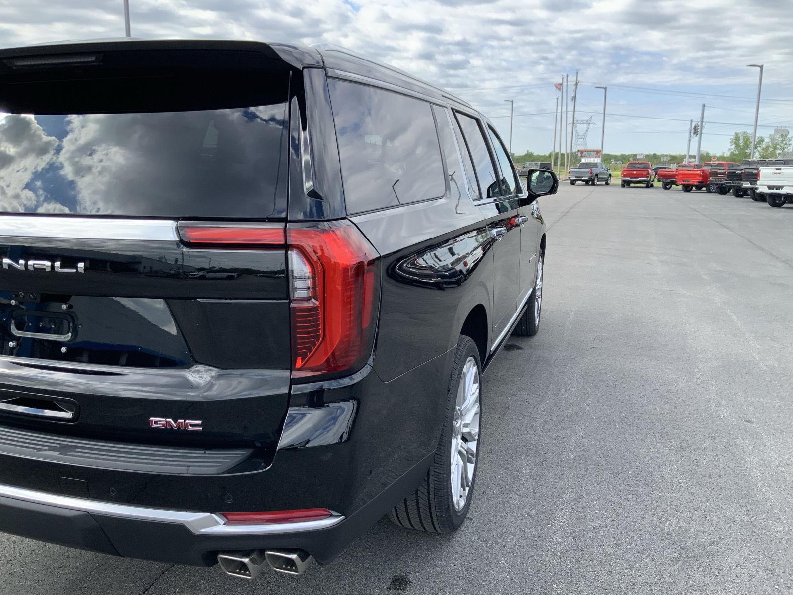 2026 GMC Yukon XL Denali - Photo 20