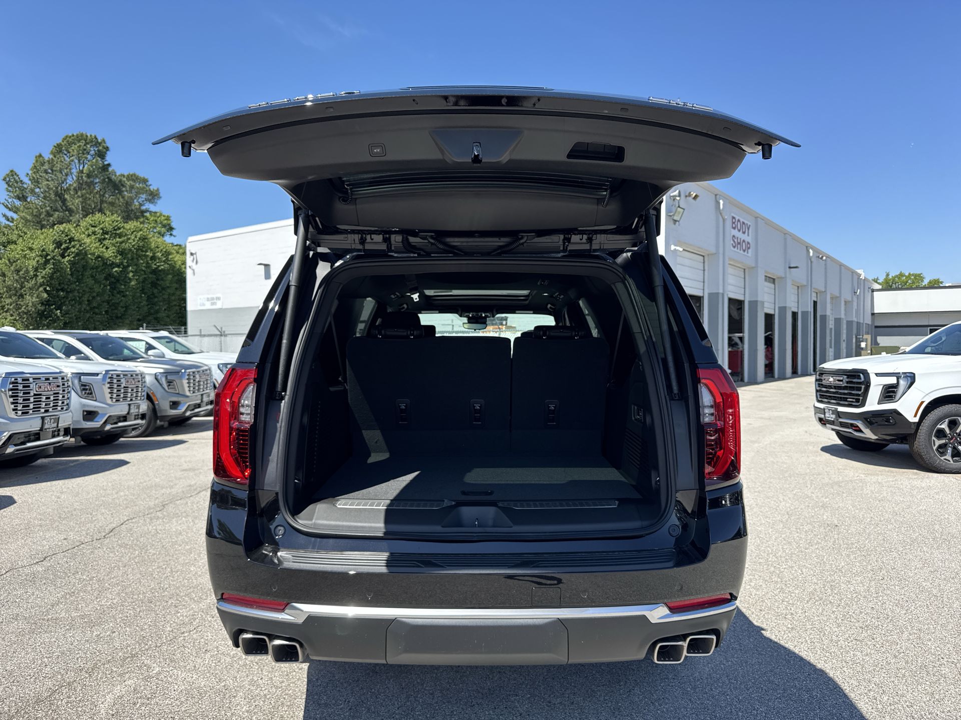 2026 GMC Yukon XL Denali - Photo 94
