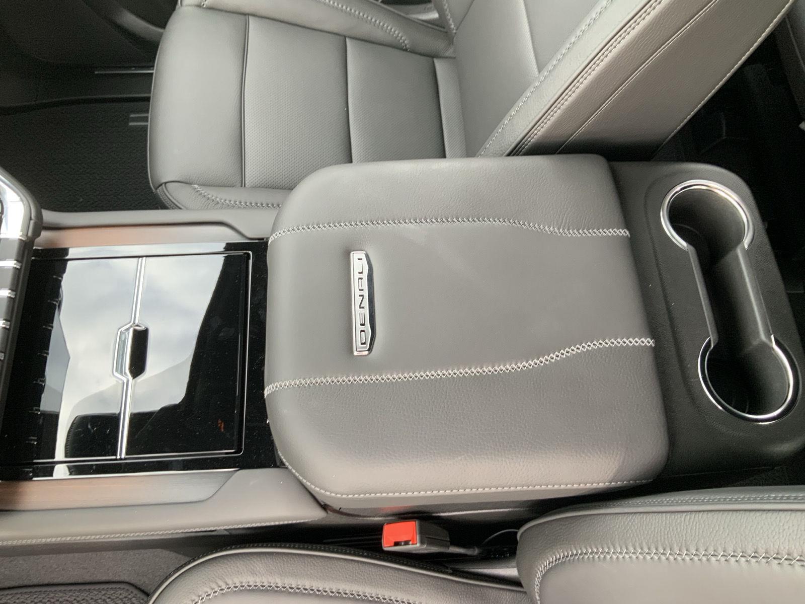 2026 GMC Yukon Denali - Photo 47