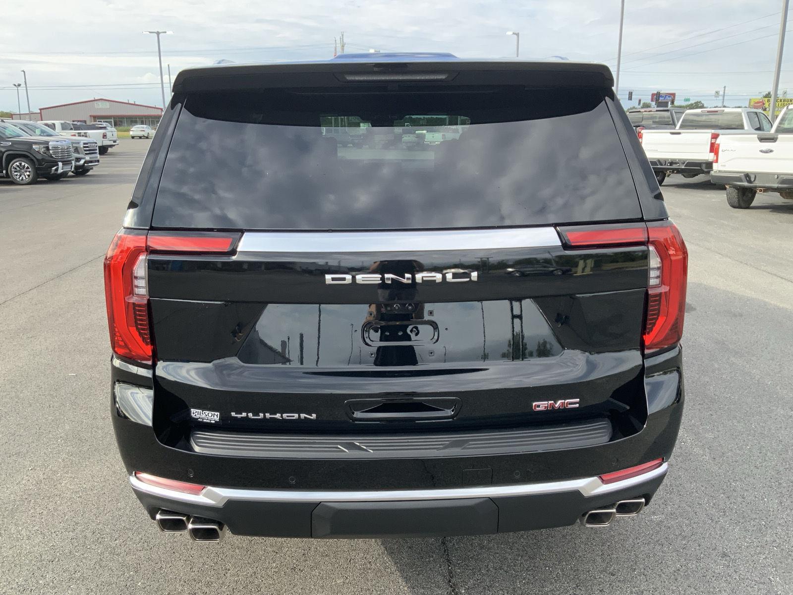 2026 GMC Yukon Denali - Photo 9