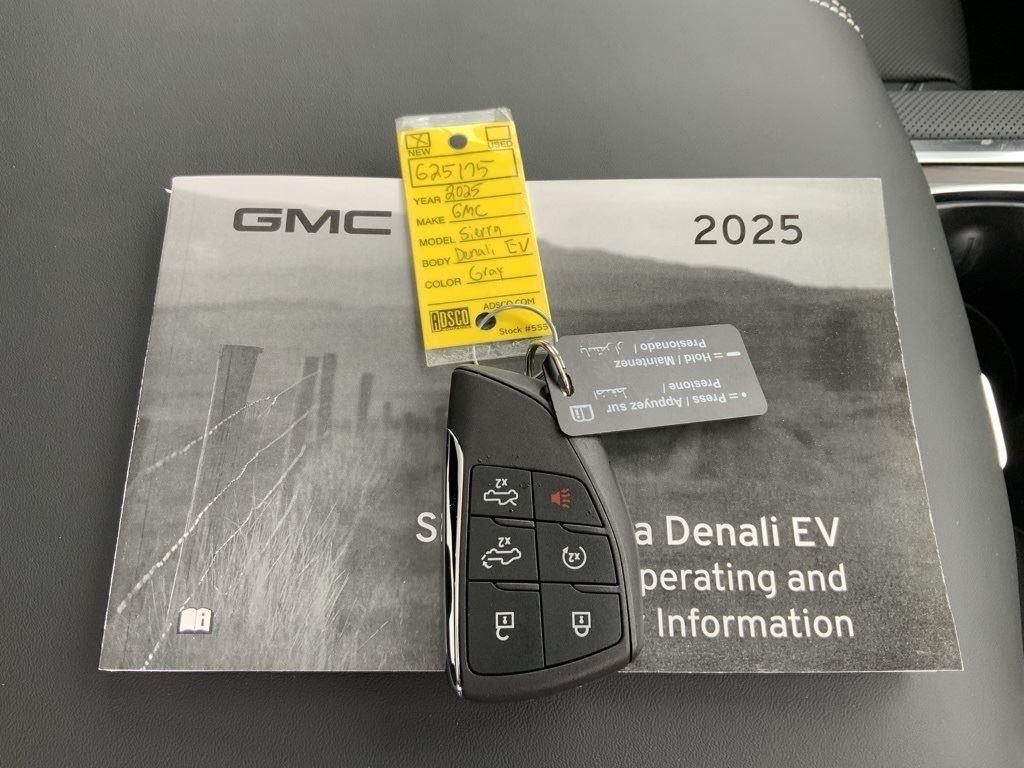 2025 GMC Sierra EV Denali - Photo 69