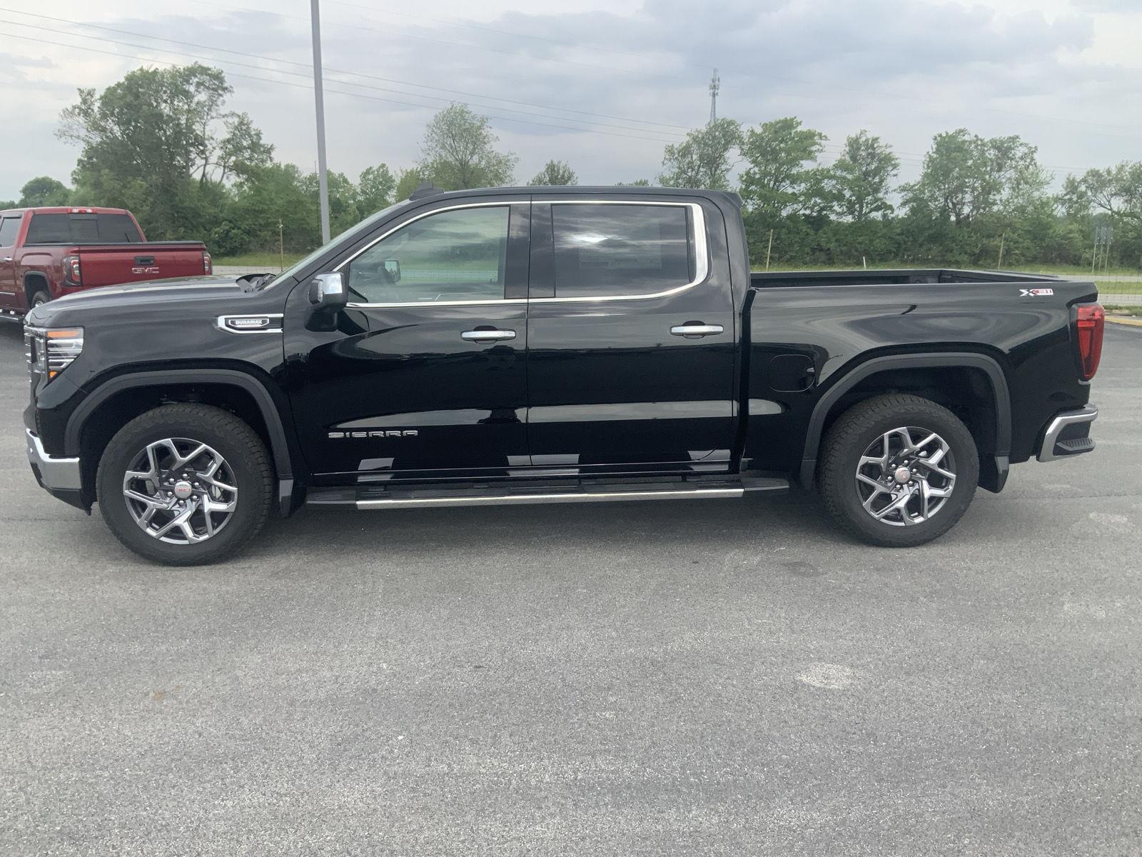 2026 GMC Sierra 1500 SLT - Photo 8