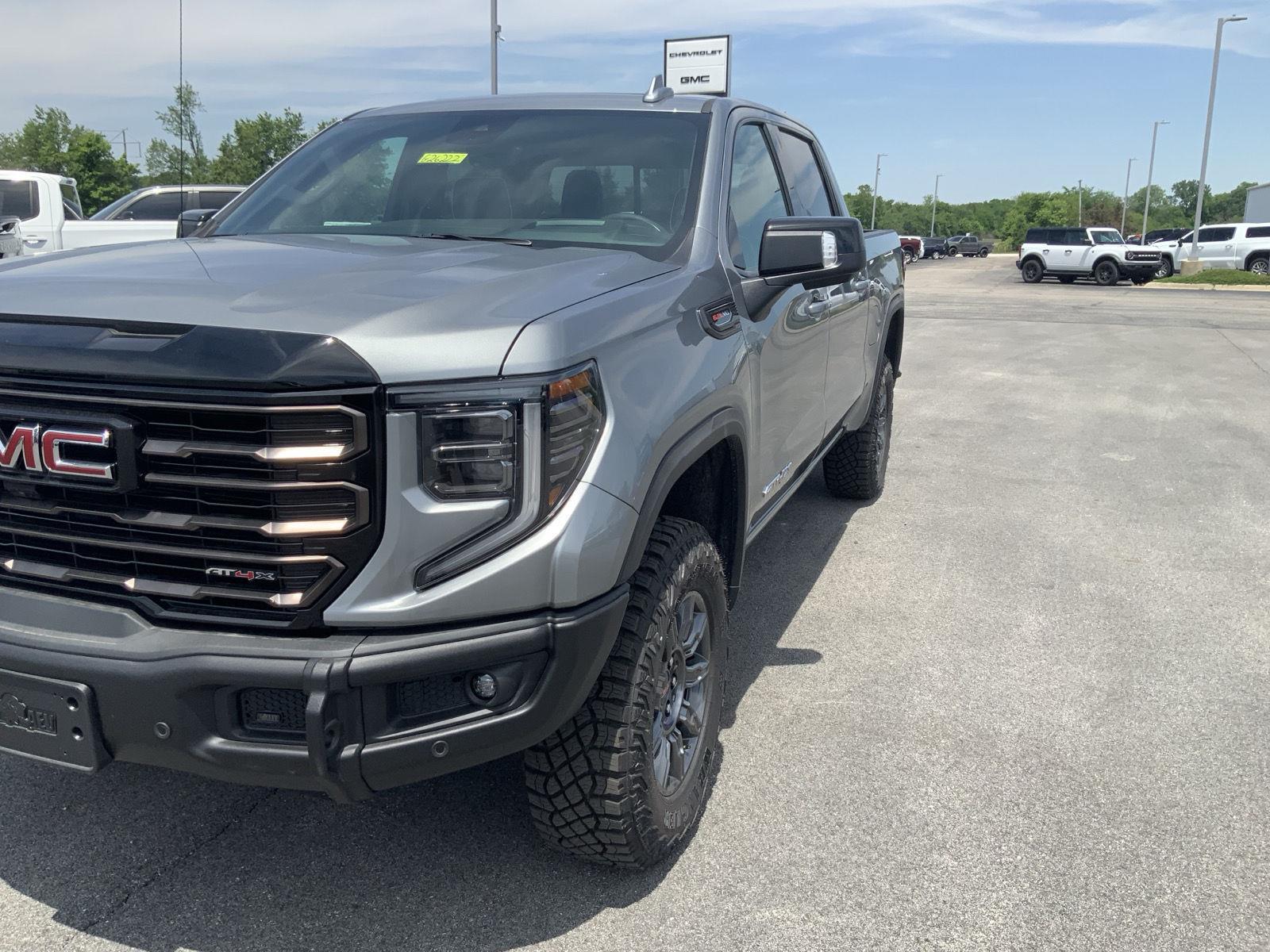 2026 GMC Sierra 1500 AT4X - Photo 17