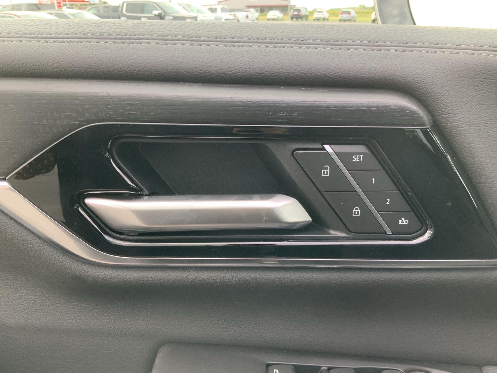 2026 GMC Yukon Denali - Photo 21