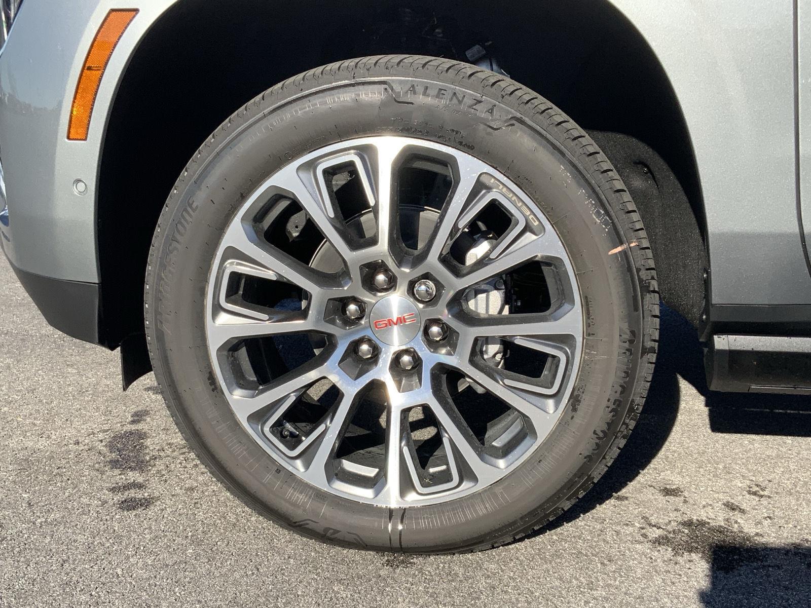 2027 GMC Yukon XL Denali - Photo 18