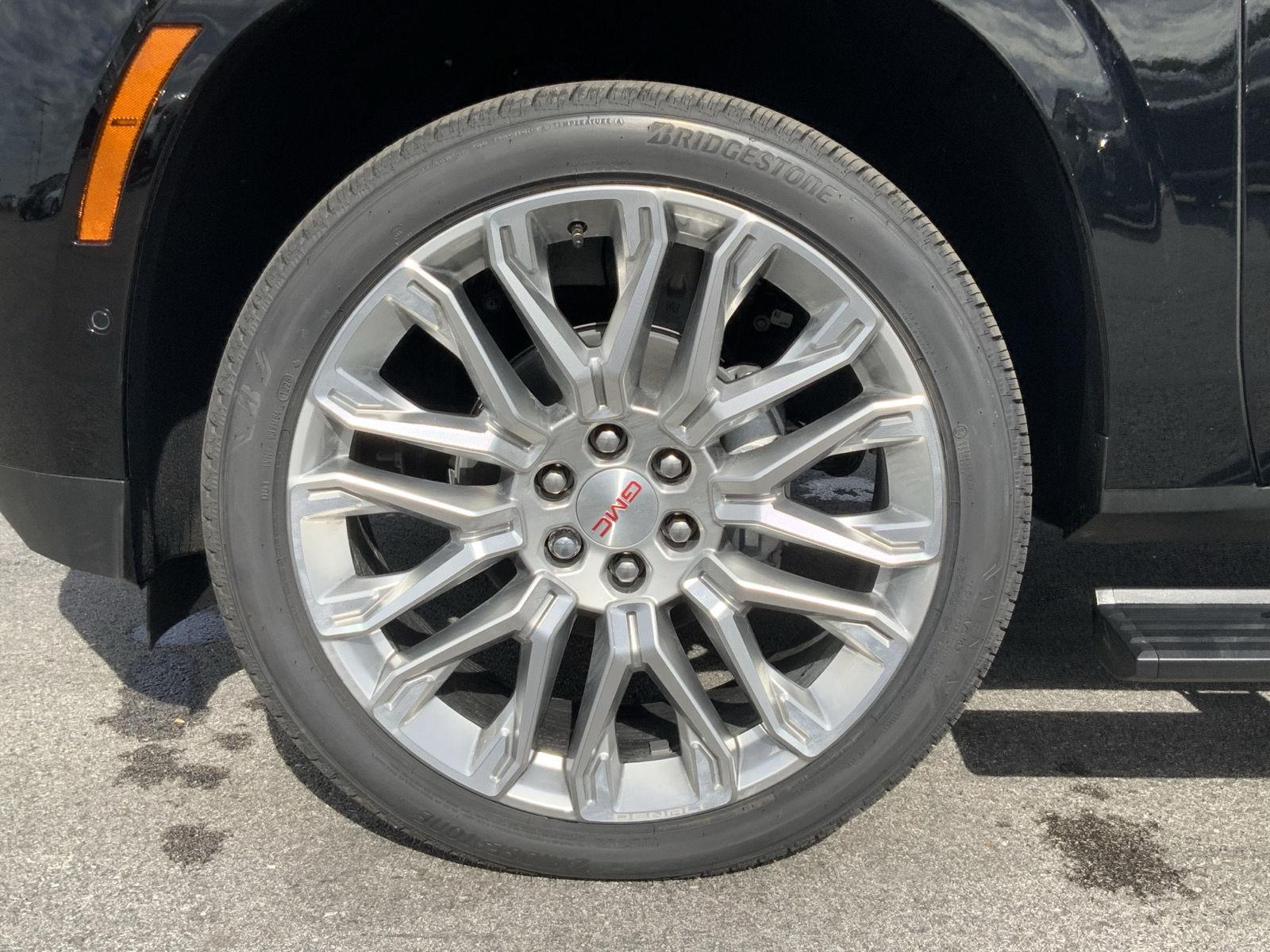 2026 GMC Yukon XL Denali - Photo 22