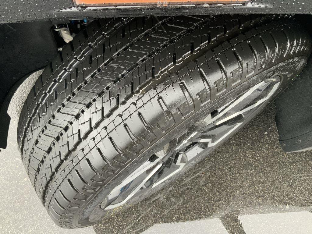 2025 GMC Sierra EV Denali - Photo 25