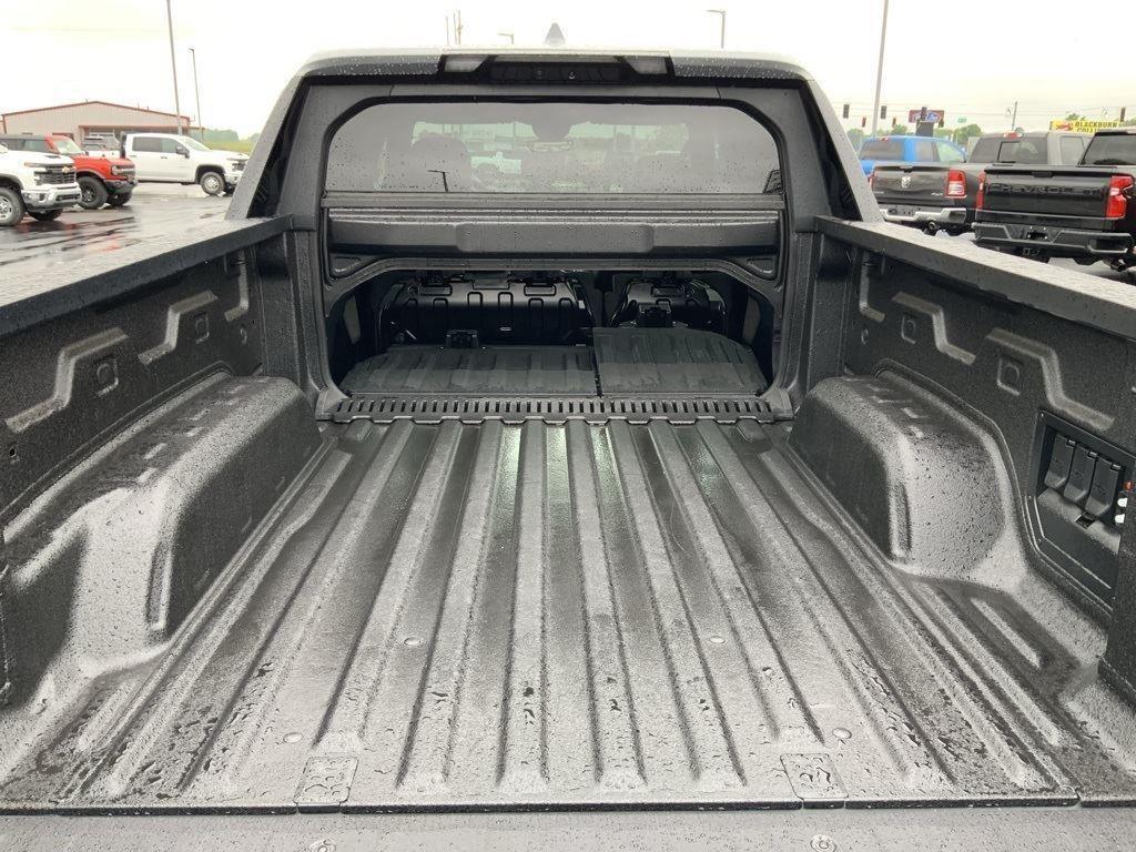 2025 GMC Sierra EV Denali - Photo 14