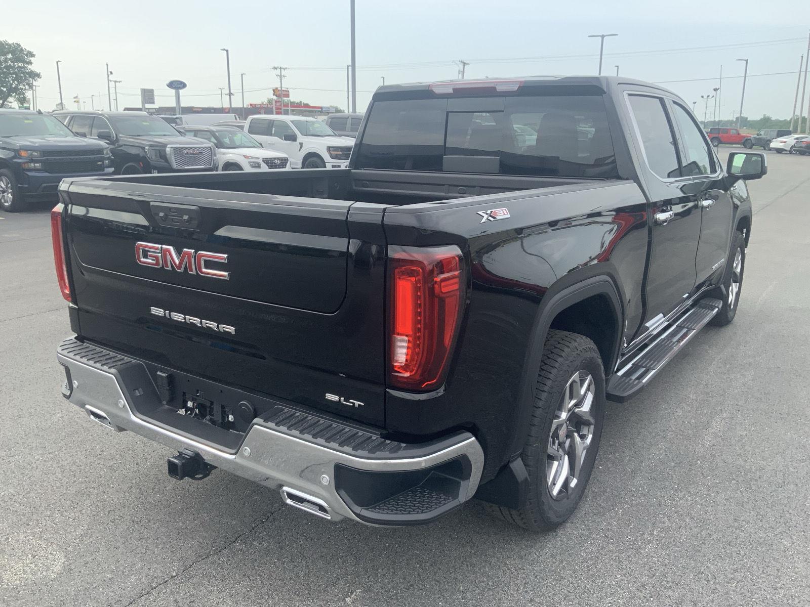 2026 GMC Sierra 1500 SLT - Photo 14
