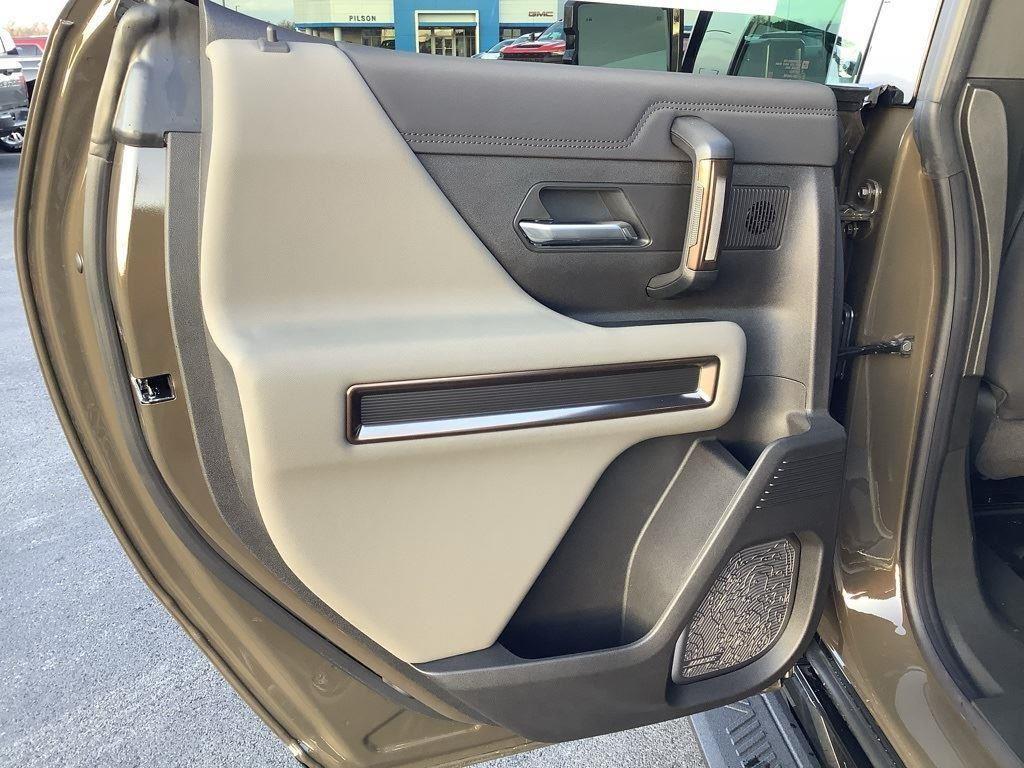 2025 GMC HUMMER EV 2X - Photo 57