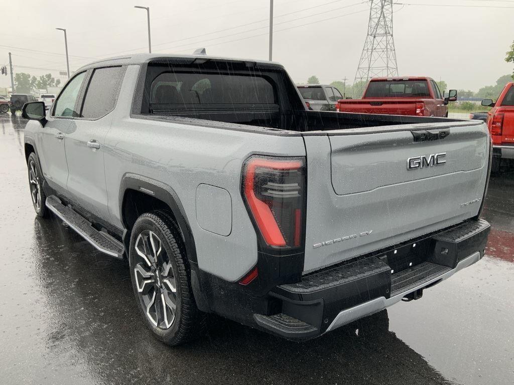 2025 GMC Sierra EV Denali - Photo 11