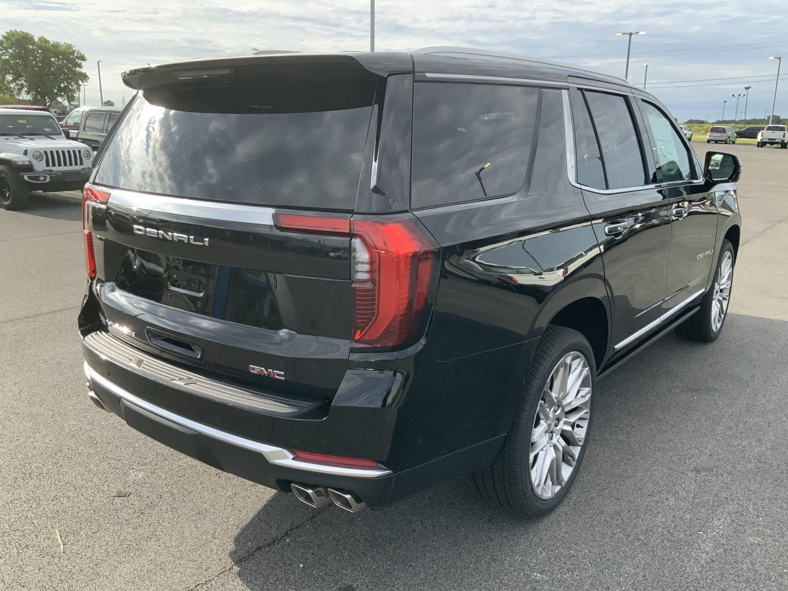 2026 GMC Yukon Denali - Photo 14