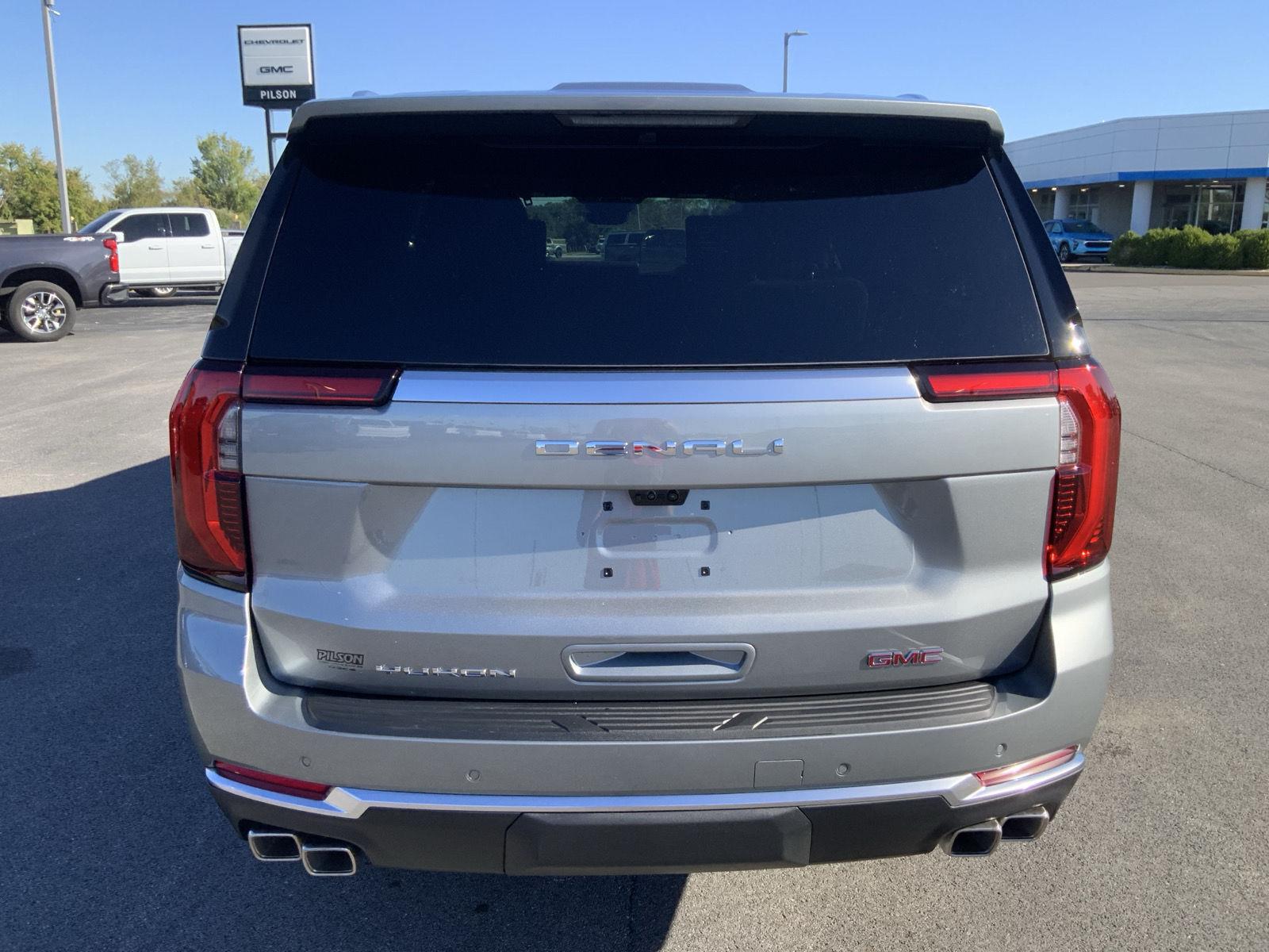 2027 GMC Yukon XL Denali - Photo 11