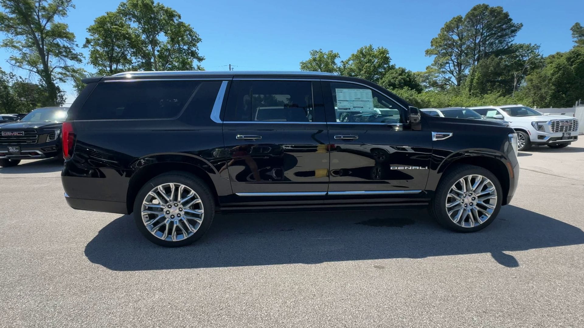 2026 GMC Yukon XL Denali - Photo 77