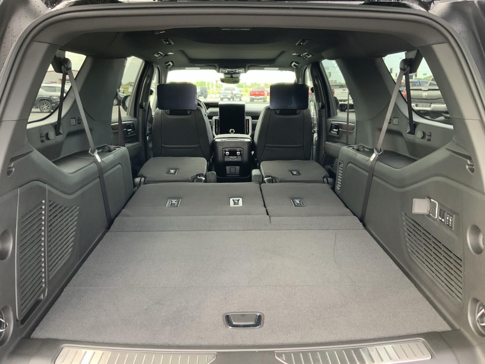2026 GMC Yukon XL Denali - Photo 14