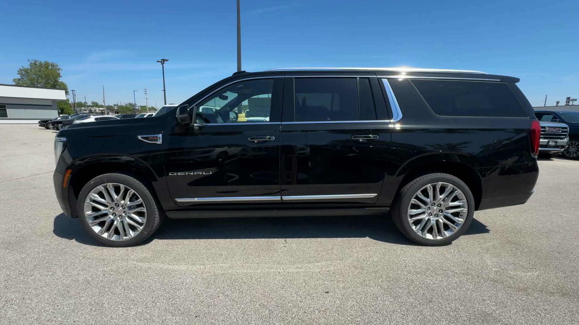 2026 GMC Yukon XL Denali - Photo 73