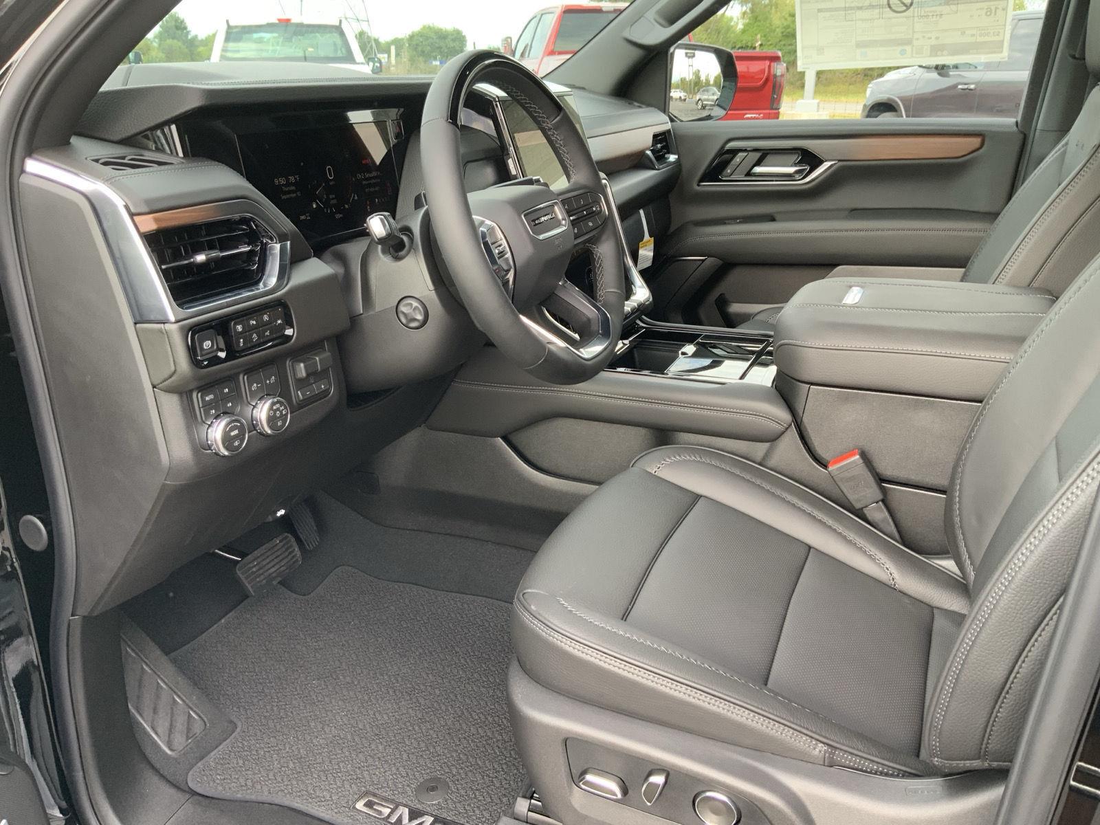 2026 GMC Yukon Denali - Photo 26
