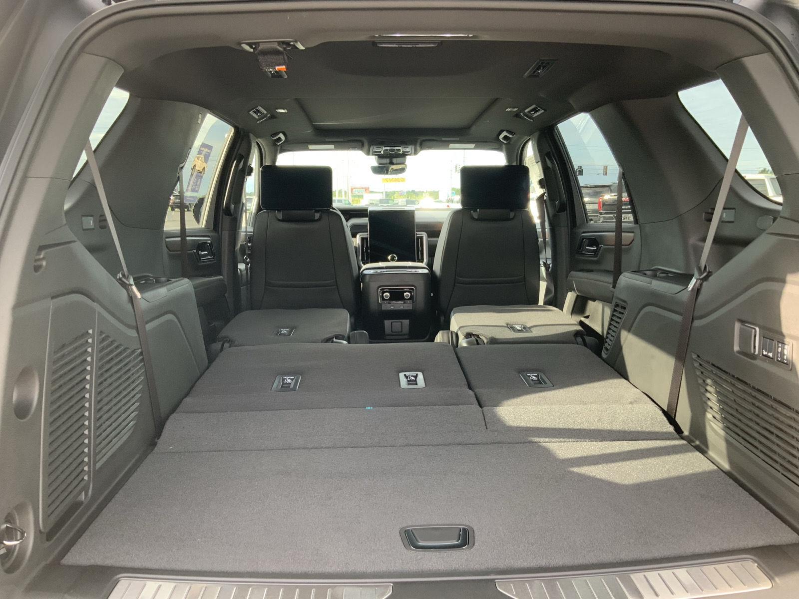 2026 GMC Yukon Denali - Photo 13