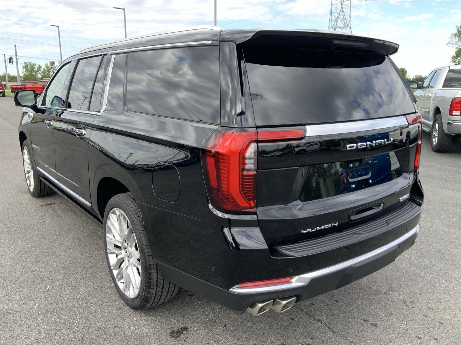 2026 GMC Yukon XL Denali - Photo 9