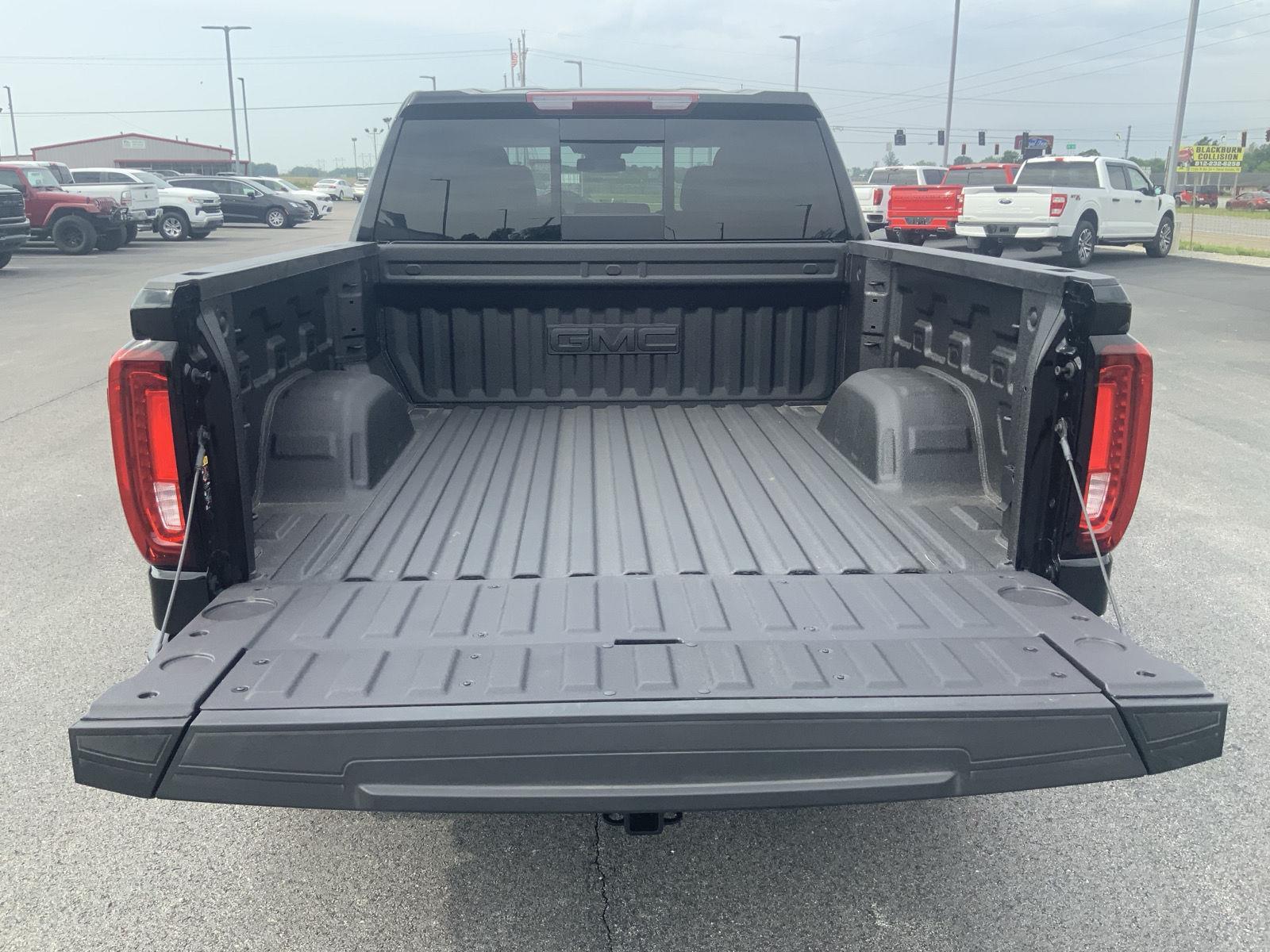2026 GMC Sierra 1500 SLT - Photo 11