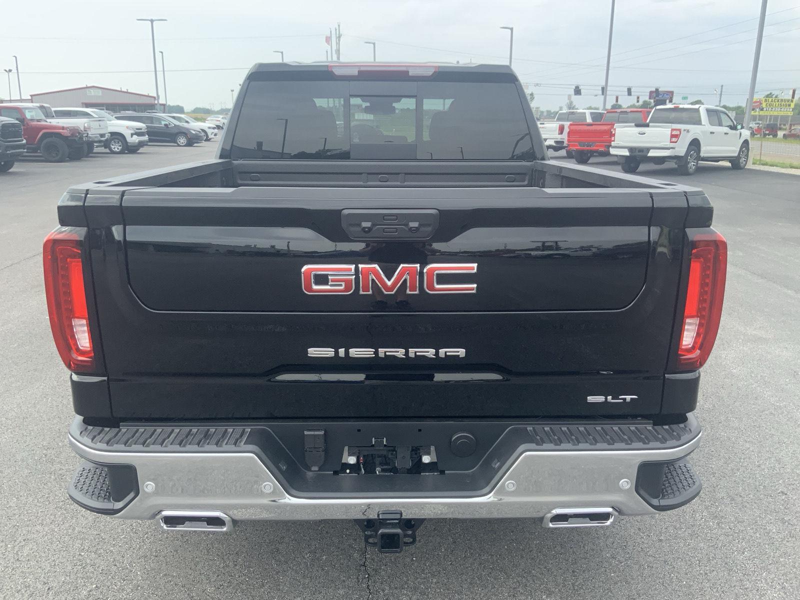 2026 GMC Sierra 1500 SLT - Photo 10