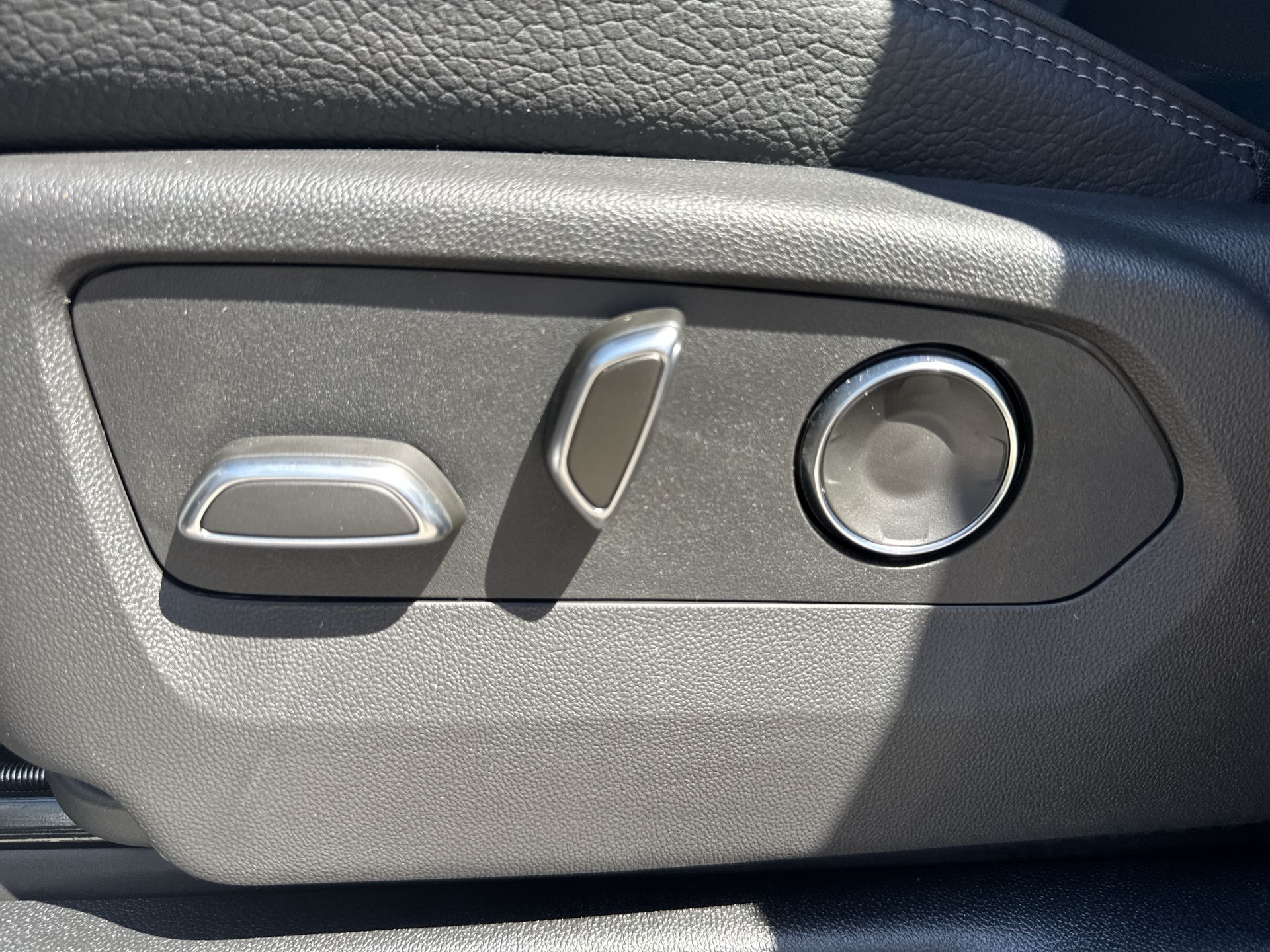 2026 GMC Yukon XL Denali - Photo 81