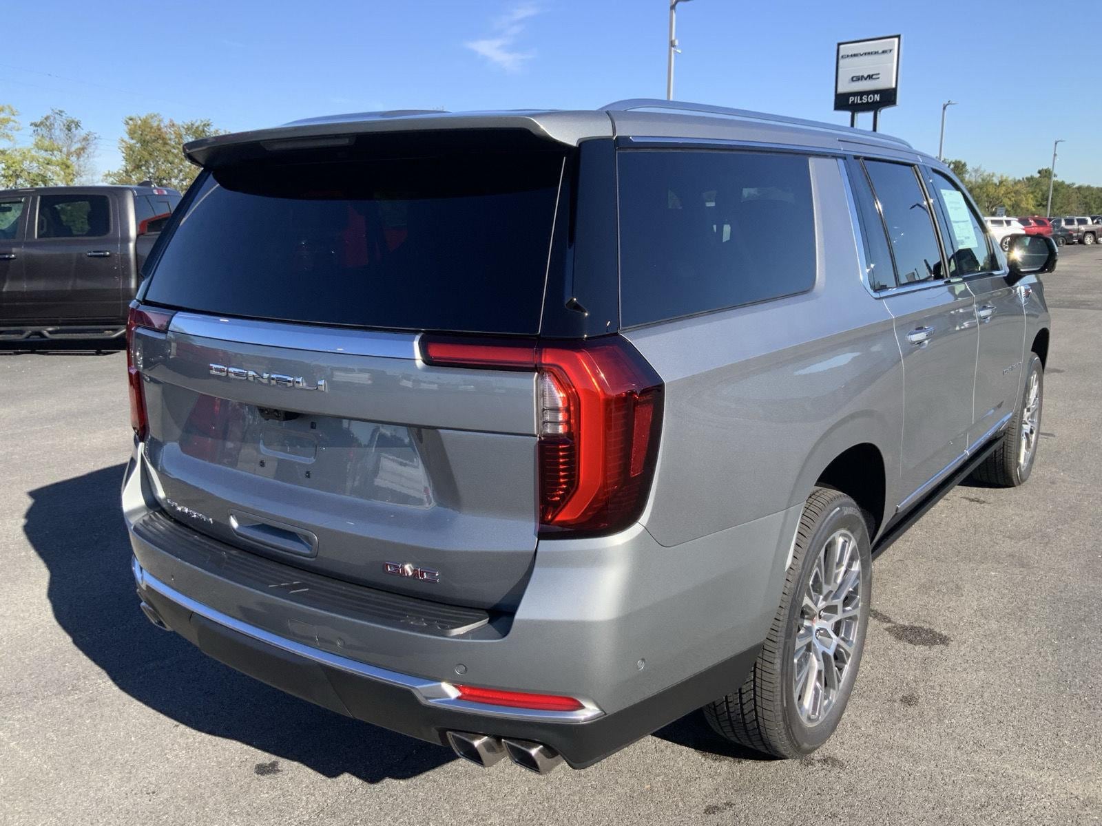 2027 GMC Yukon XL Denali - Photo 16