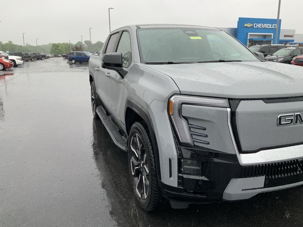 2025 GMC Sierra EV Denali - Photo 19