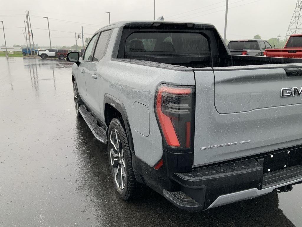2025 GMC Sierra EV Denali - Photo 21
