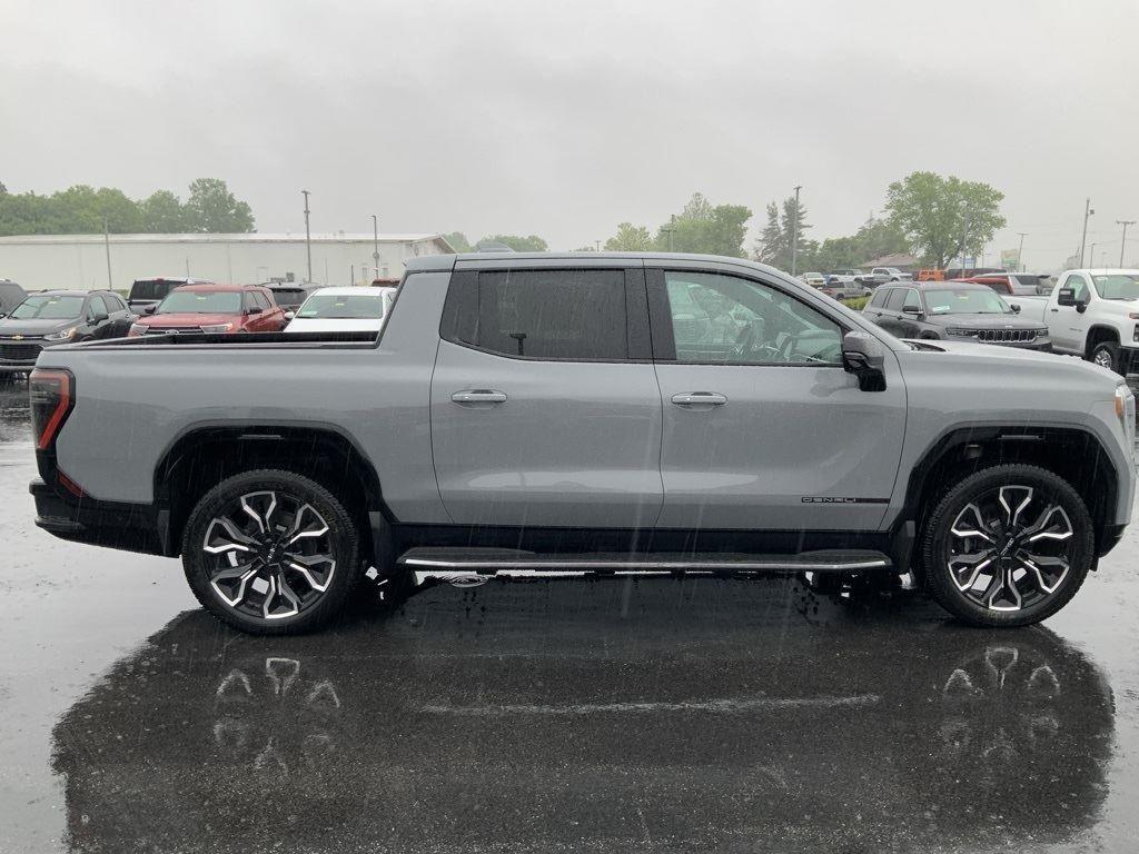 2025 GMC Sierra EV Denali - Photo 18