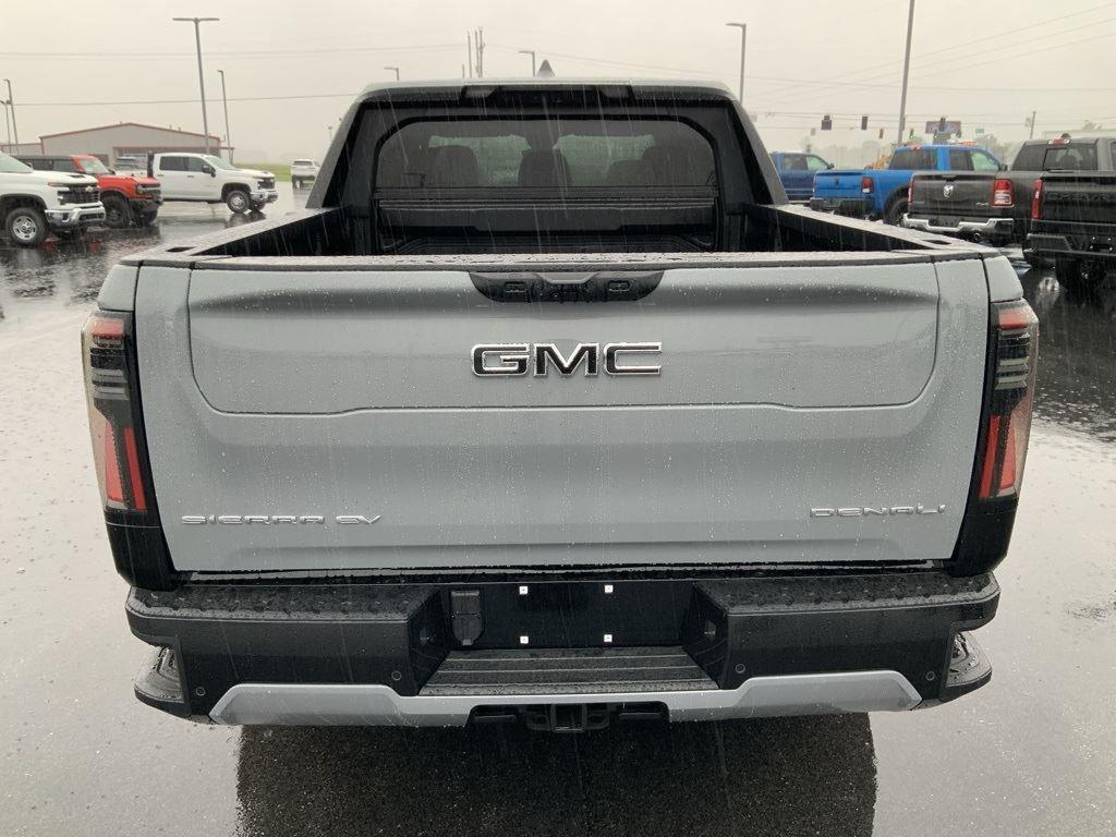 2025 GMC Sierra EV Denali - Photo 12