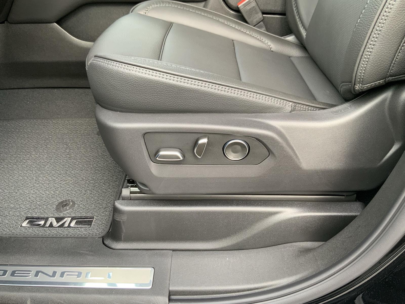 2026 GMC Yukon XL Denali - Photo 29