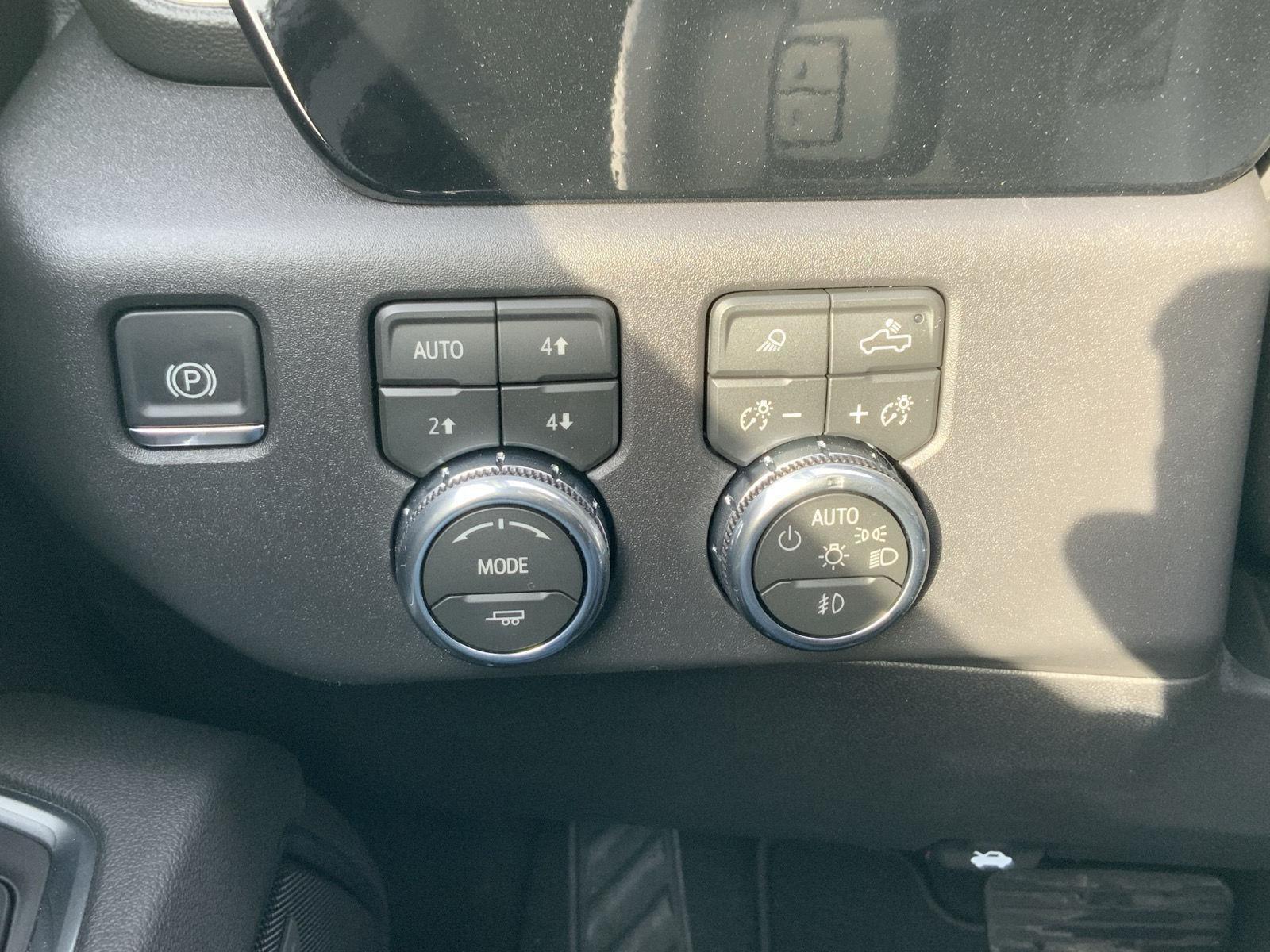 2026 GMC Sierra 1500 SLT - Photo 39