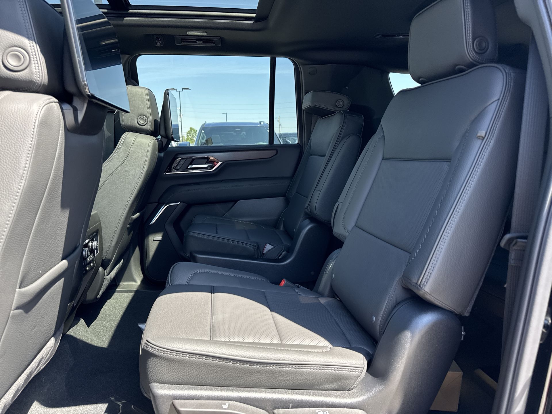 2026 GMC Yukon XL Denali - Photo 92
