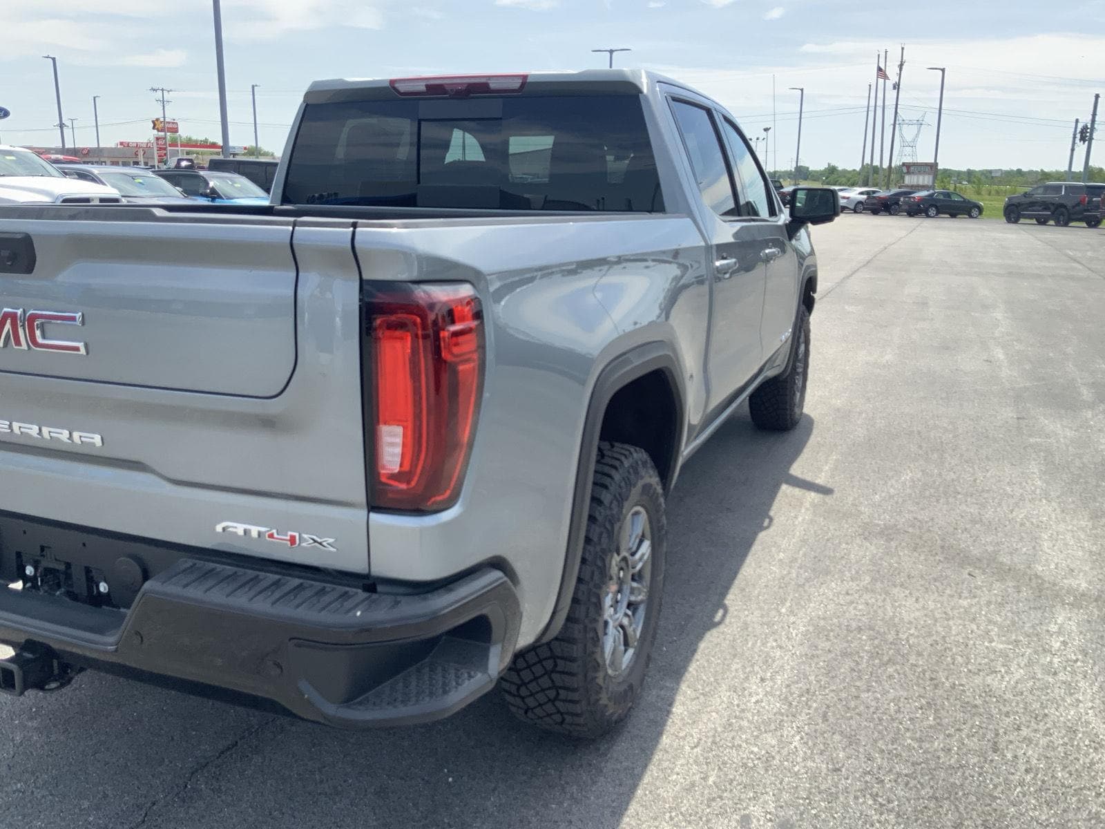 2026 GMC Sierra 1500 AT4X - Photo 19