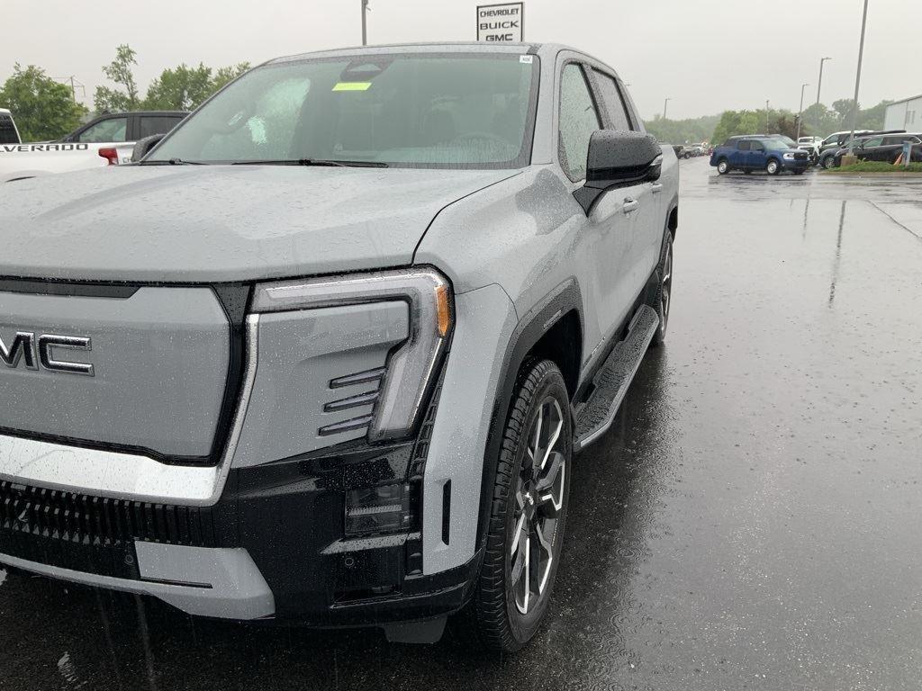 2025 GMC Sierra EV Denali - Photo 20