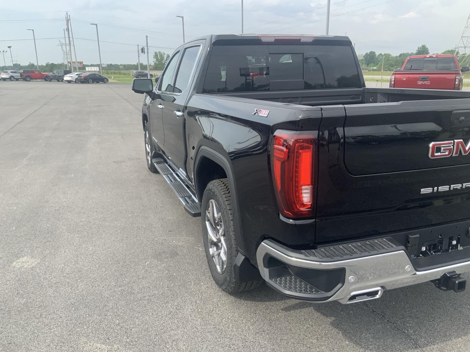 2026 GMC Sierra 1500 SLT - Photo 18