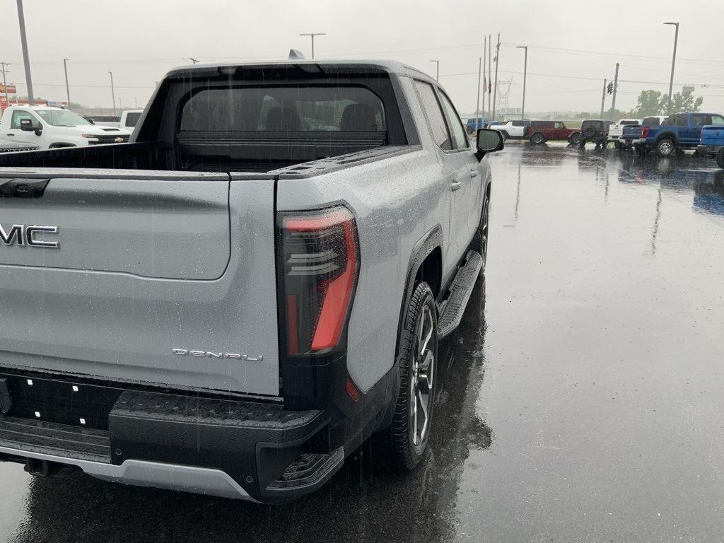 2025 GMC Sierra EV Denali - Photo 22