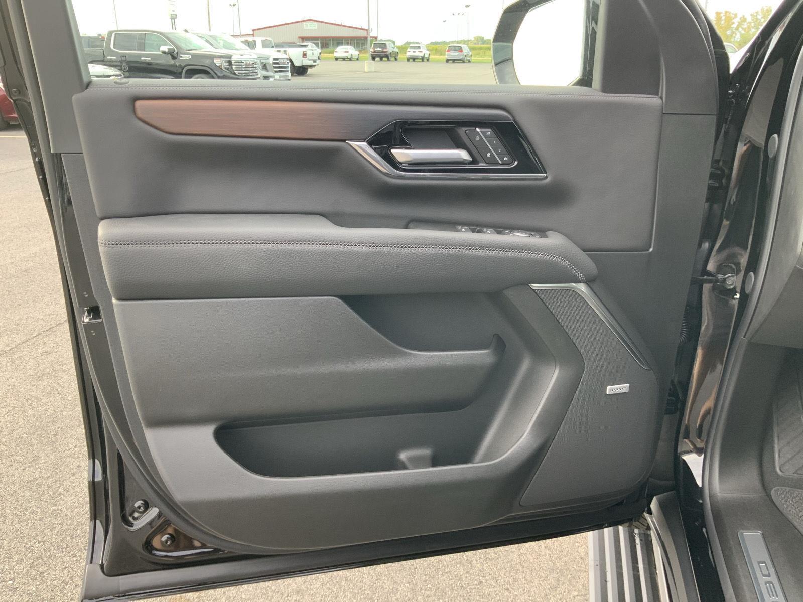 2026 GMC Yukon Denali - Photo 20