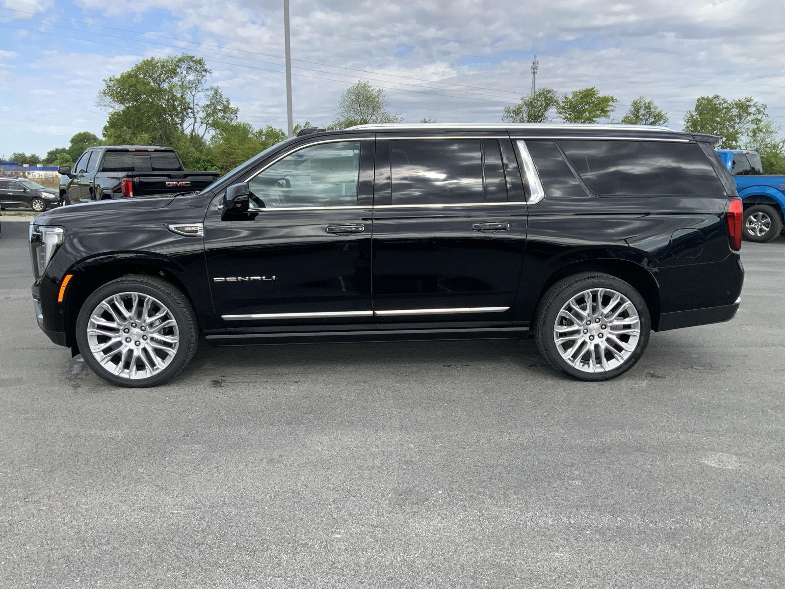 2026 GMC Yukon XL Denali - Photo 8