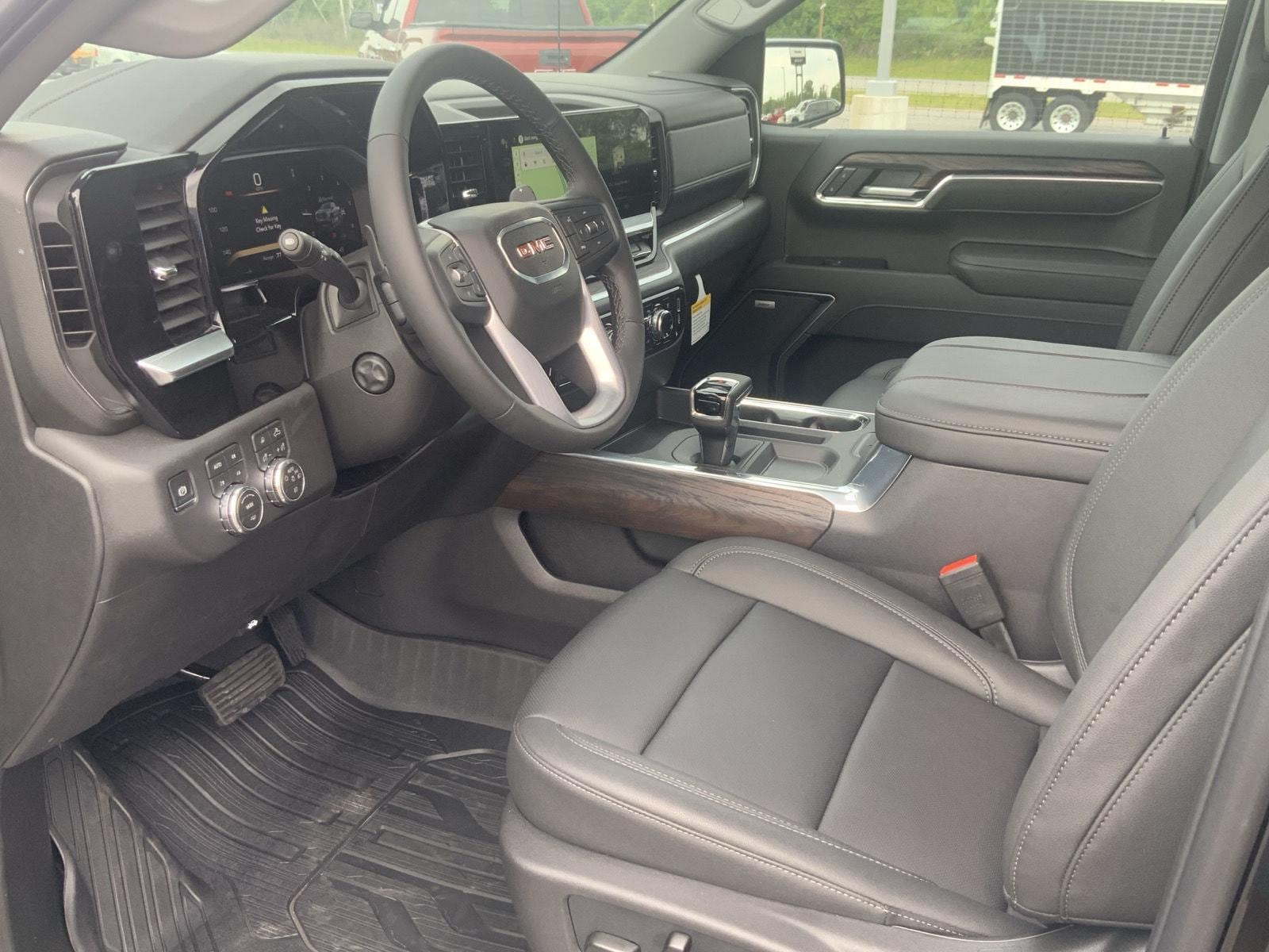 2026 GMC Sierra 1500 SLT - Photo 29