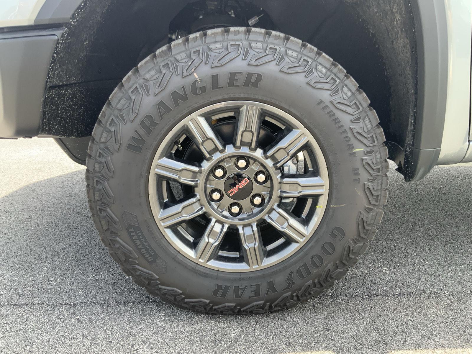 2026 GMC Sierra 1500 AT4X - Photo 20
