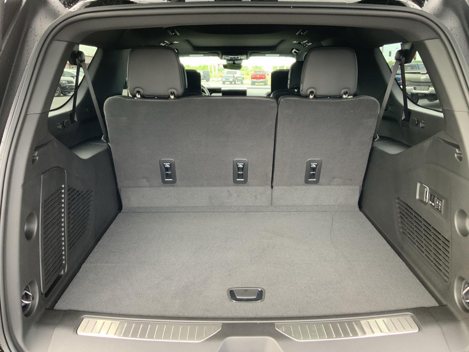 2026 GMC Yukon XL Denali - Photo 11