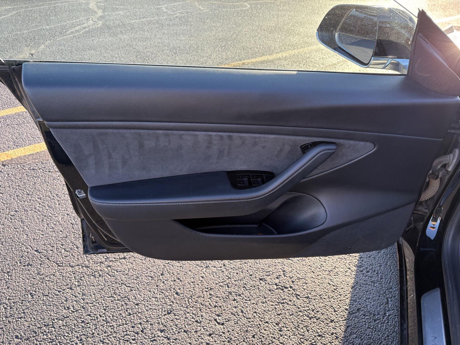 2020 Tesla Model 3 Long Range photo 3