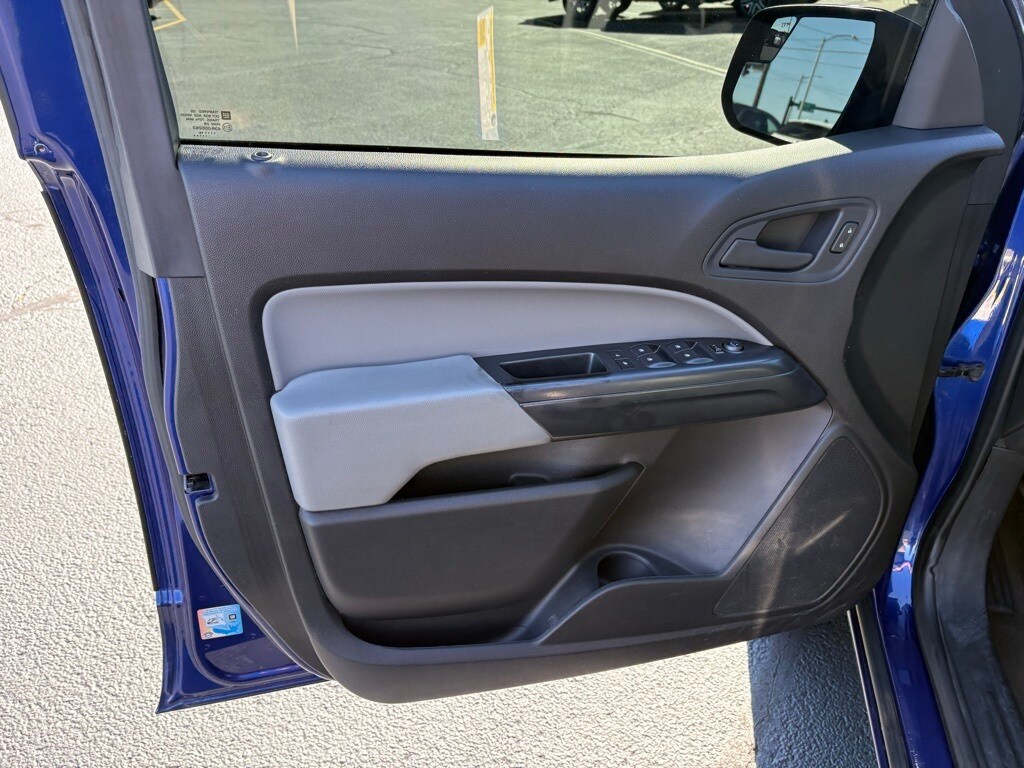 2015 Chevrolet Colorado Work Truck photo 2