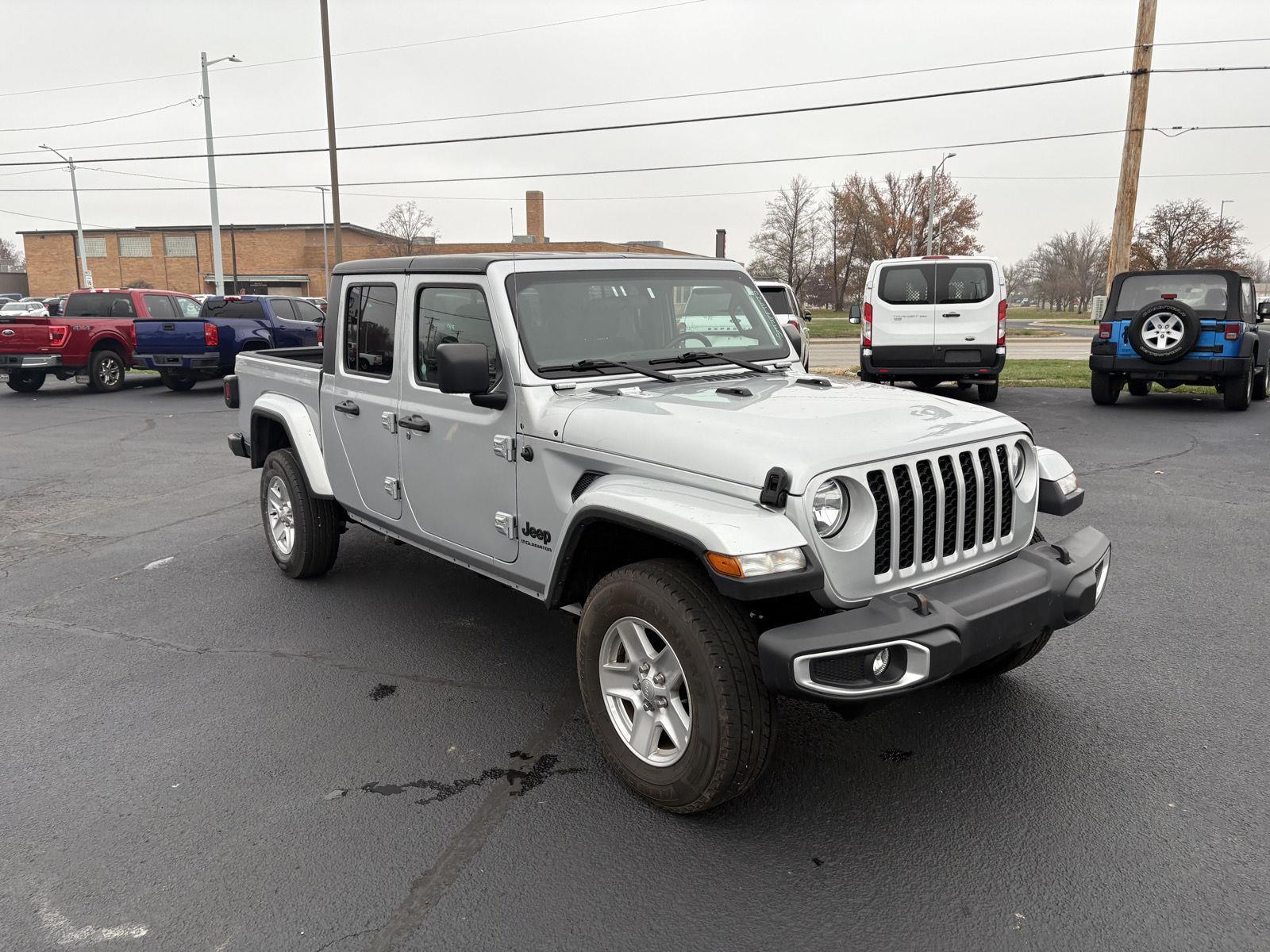 2023 Jeep Gladiator Sport S photo 2