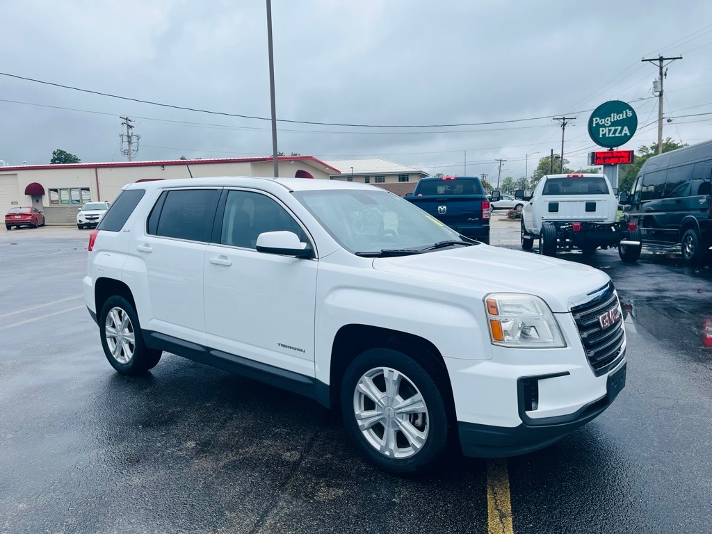 Used 2017 GMC Terrain SLE-1 with VIN 2GKALMEK9H6115426 for sale in Charleston, IL