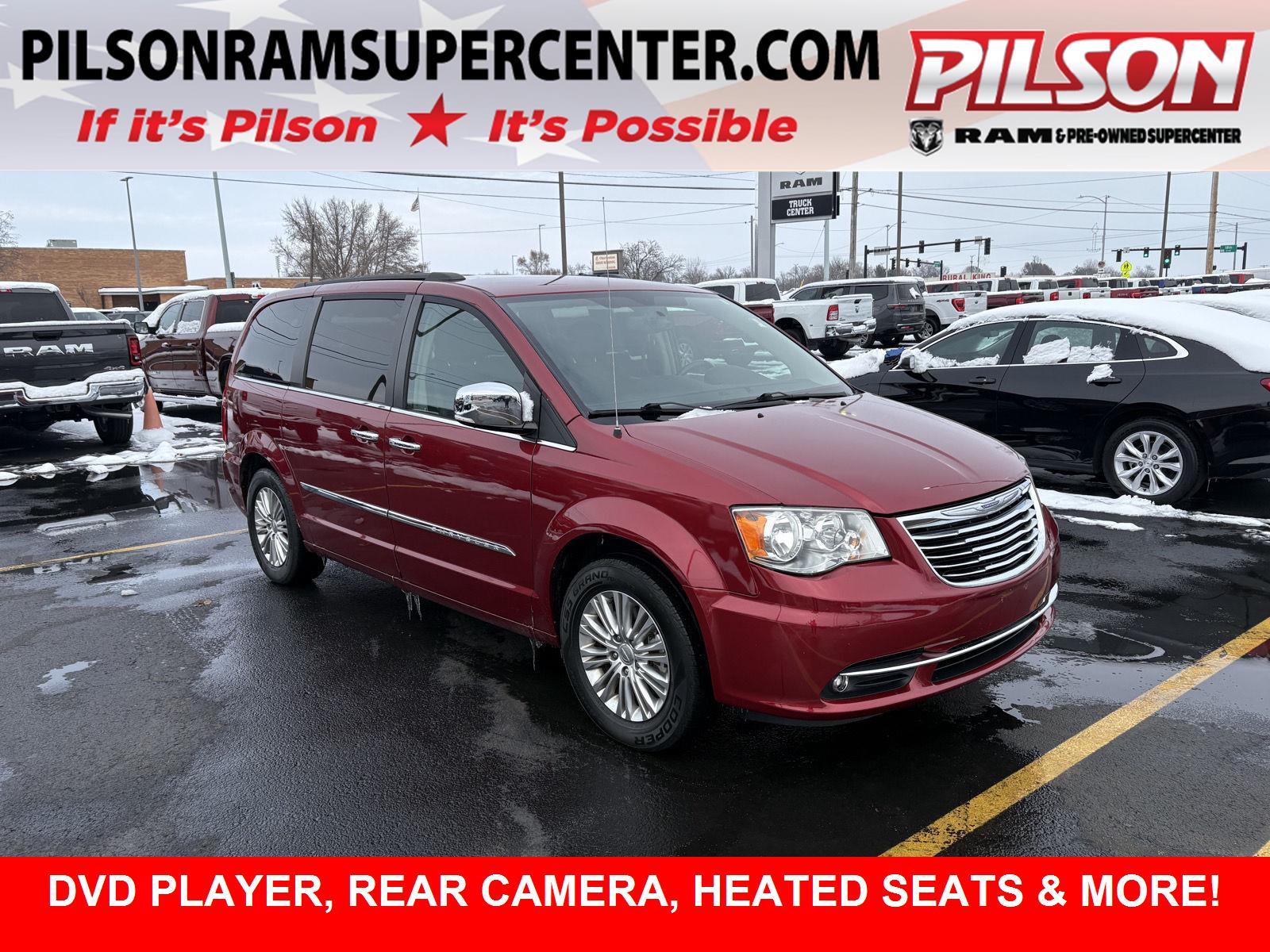 2015 Chrysler Town & Country Touring-L's photo