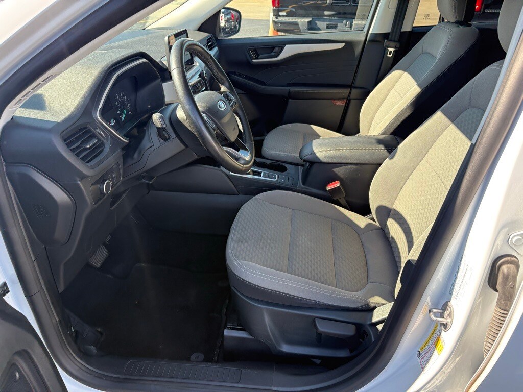 2022 Ford Escape SE photo 3